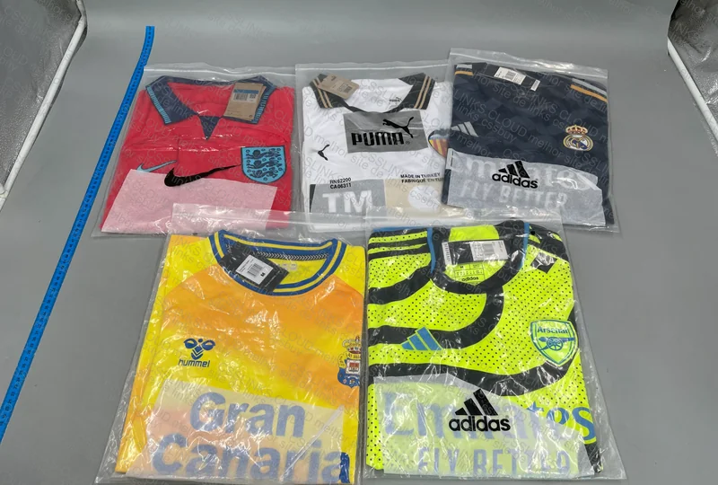 05 Random Shirts 16.5y 4