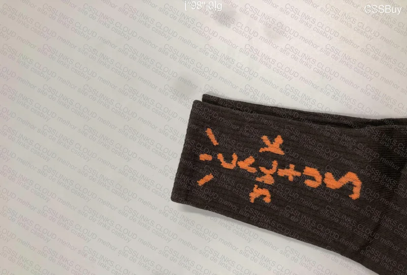 11 Pairs of Socks 4