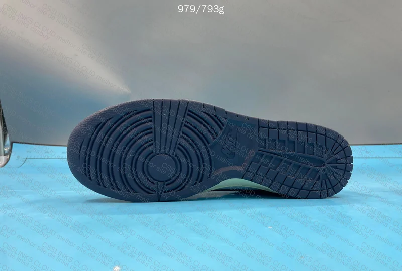 120¥ / Batch:VT / Weight: 1050g with box and 805g without box / 4 days to WH 6