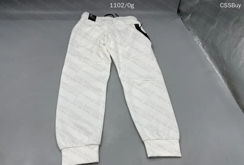 1688 Tech Fleece White 6