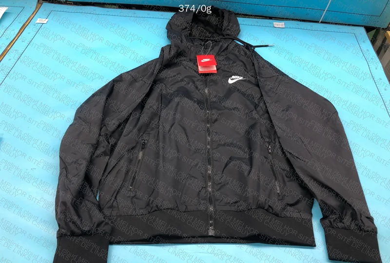 2 Nike Windbreakers 2