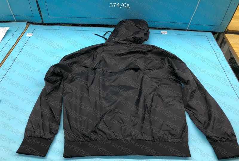 2 Nike Windbreakers 3