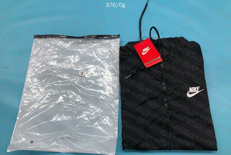 2 Nike Windbreakers 4