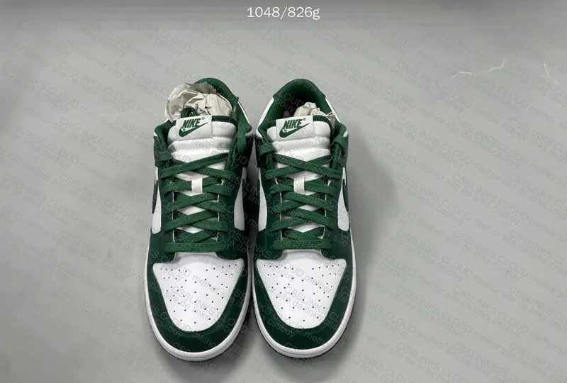 2 Nike Dunks 2