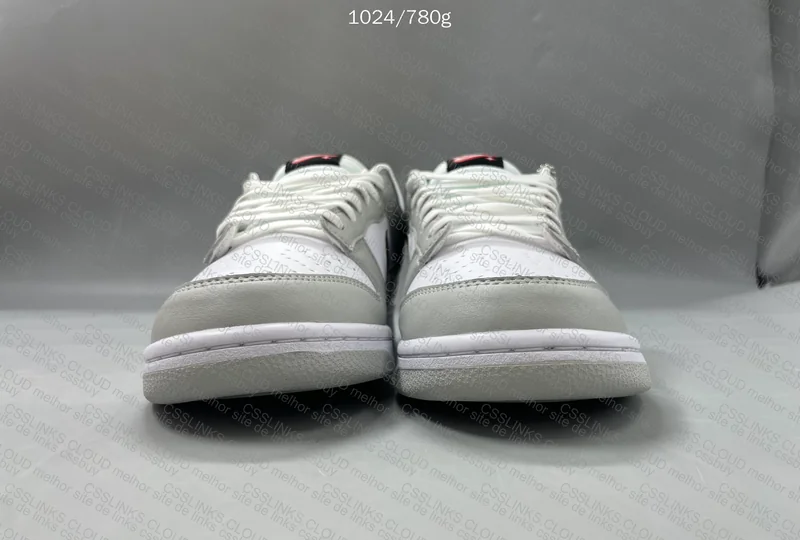 2 Nike Dunks 5