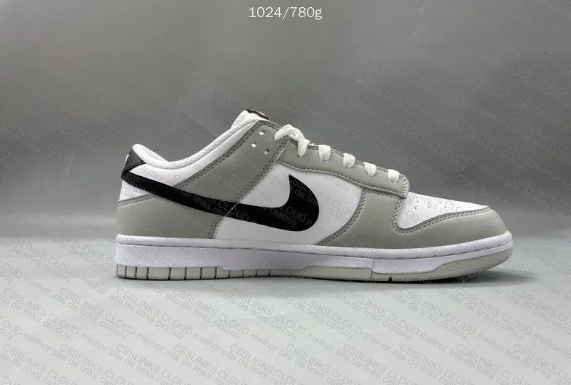2 Nike Dunks 8