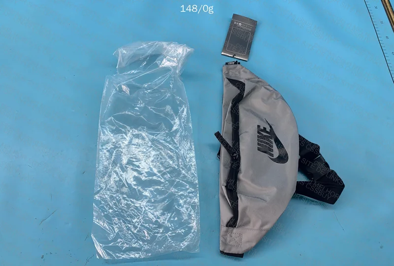2 Nike Heritage Waist Bags