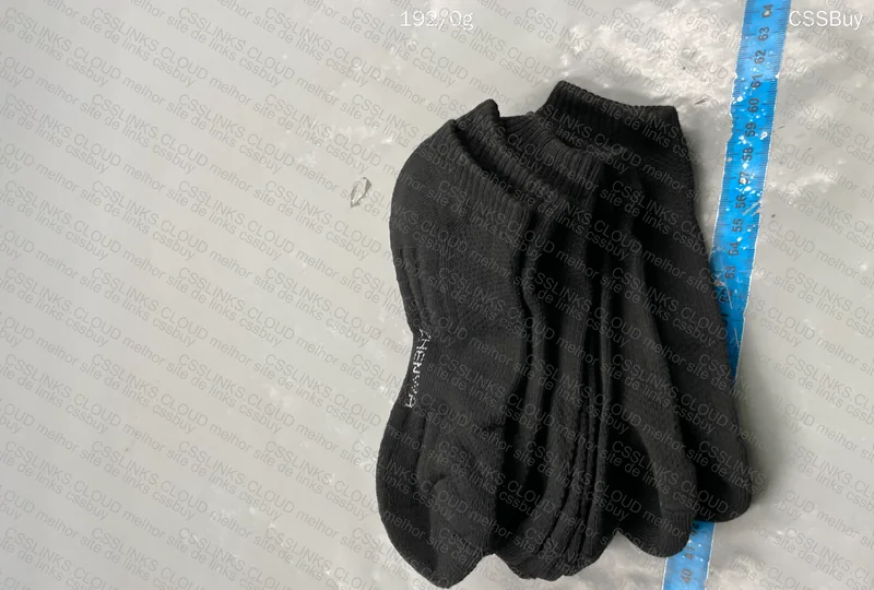 2 Ultraboost Light 2023 + Basic Socks Pack