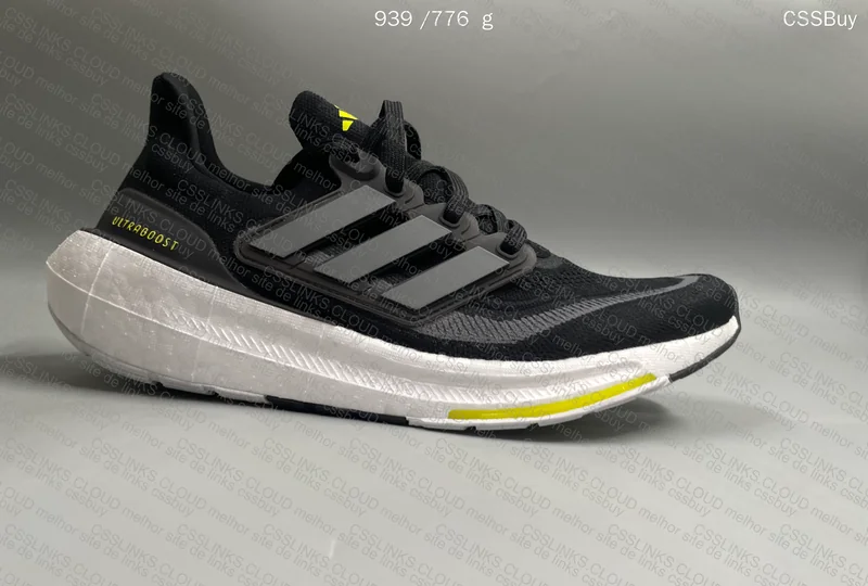 2 Ultraboost Light 2023 + Basic Socks Pack 7