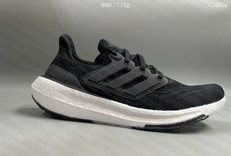 2 Ultraboost Light 2023 + Basic Socks Pack 9