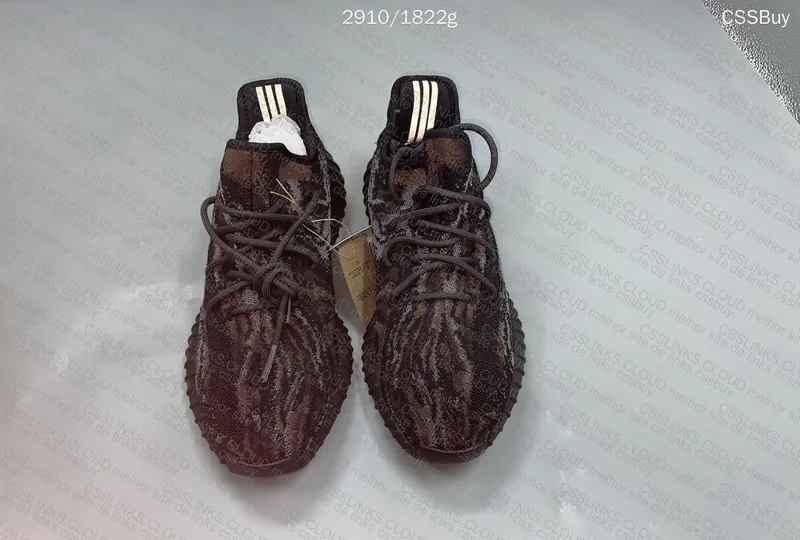 2 Yeezy - 130 yuan (blind box) 3