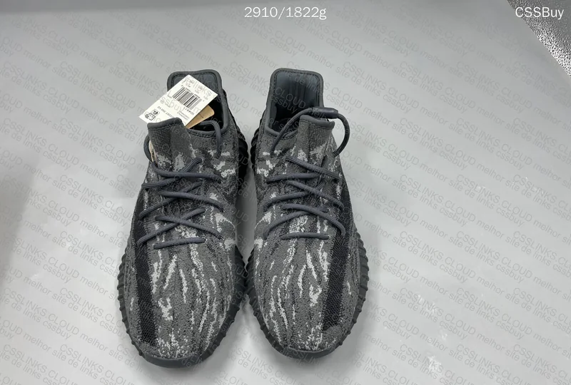 2 Yeezy - 130 yuan (blind box) 8