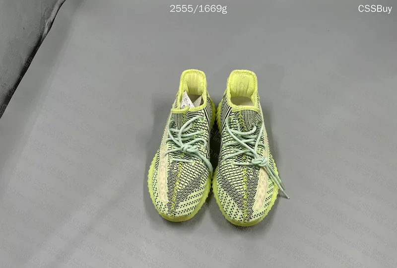 2 Yeezy 130y 4