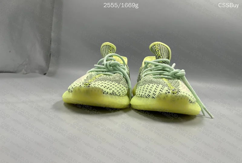 2 Yeezy 130y 5