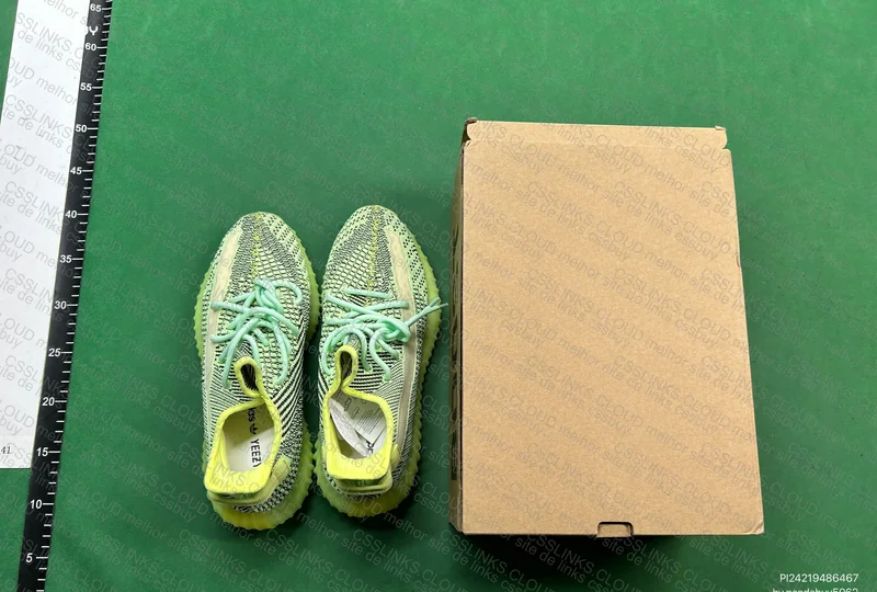 2 Yeezy 350 for 130Y