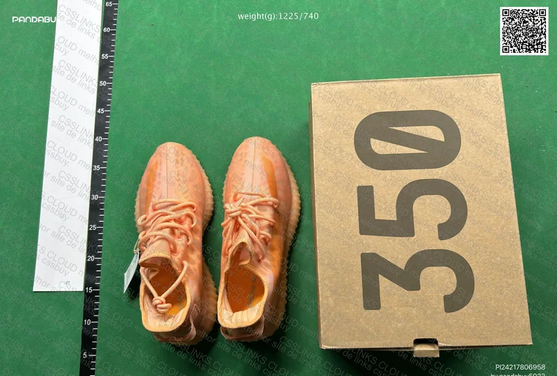 2 Yeezy 350 for 130Y 3