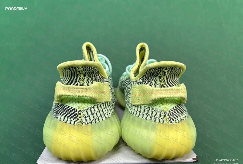 2 Yeezy 350 for 130Y 7
