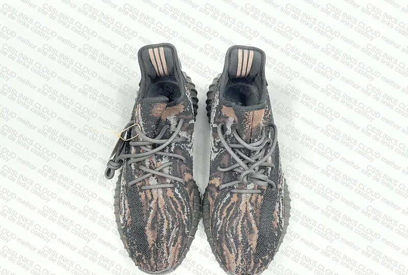 2 Yeezy Boost 350