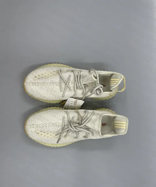 2 Yeezy Boost 350 4