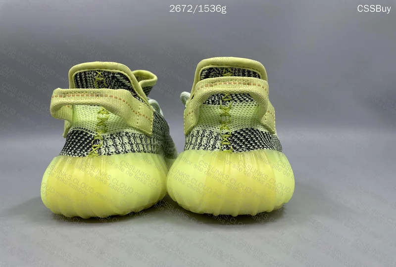 2 Yeezy for 130 yuan 8