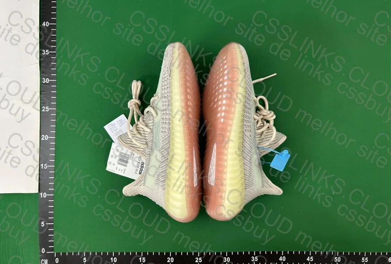 2 Yezzys 350 3