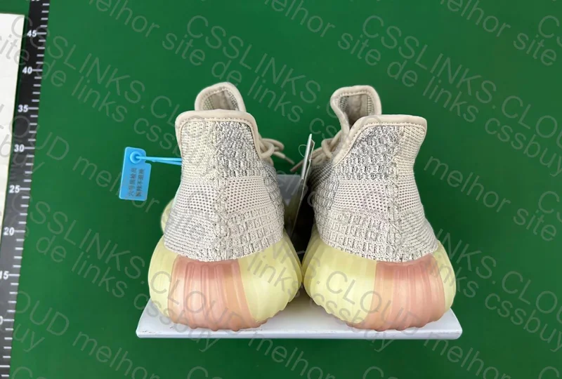 2 Yezzys 350 6