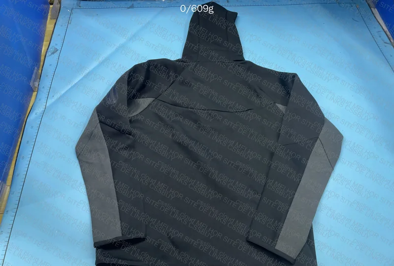 2x Air Force 1 - Amiri T-Shirt - Tech Fleece 4