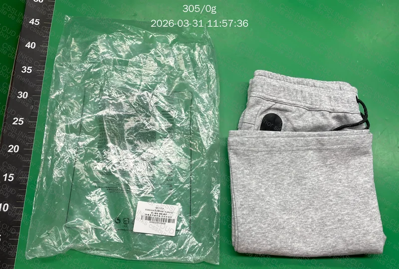 2x Bermuda Nike Tech Fleece 2