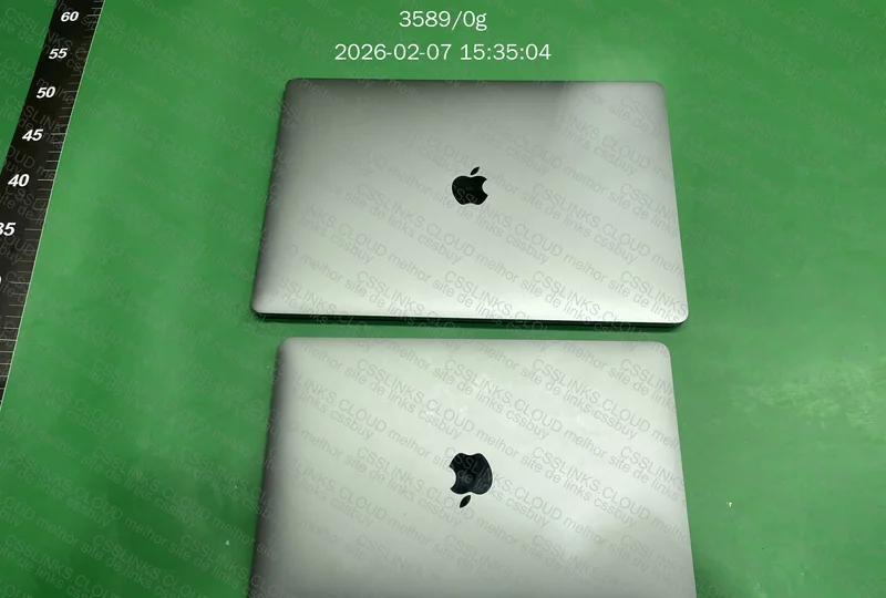 2x MacBooks 5