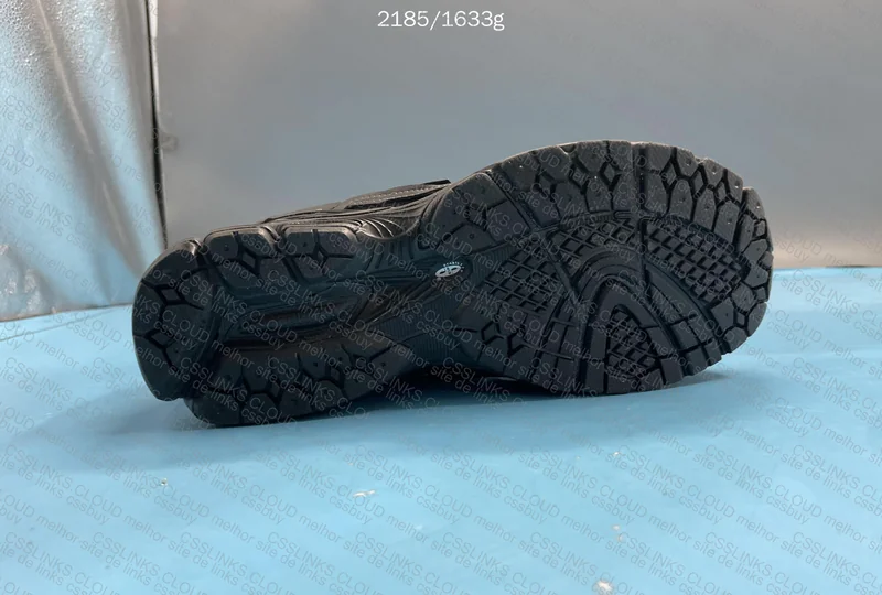 2x New Balance Blind Box 4