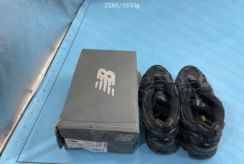 2x New Balance Blind Box 6