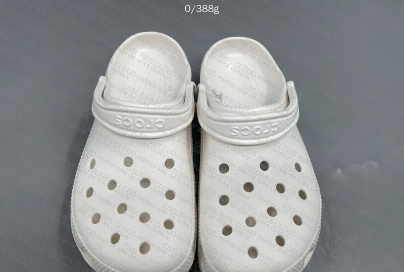 3 Pairs of Crocs, GL? 6