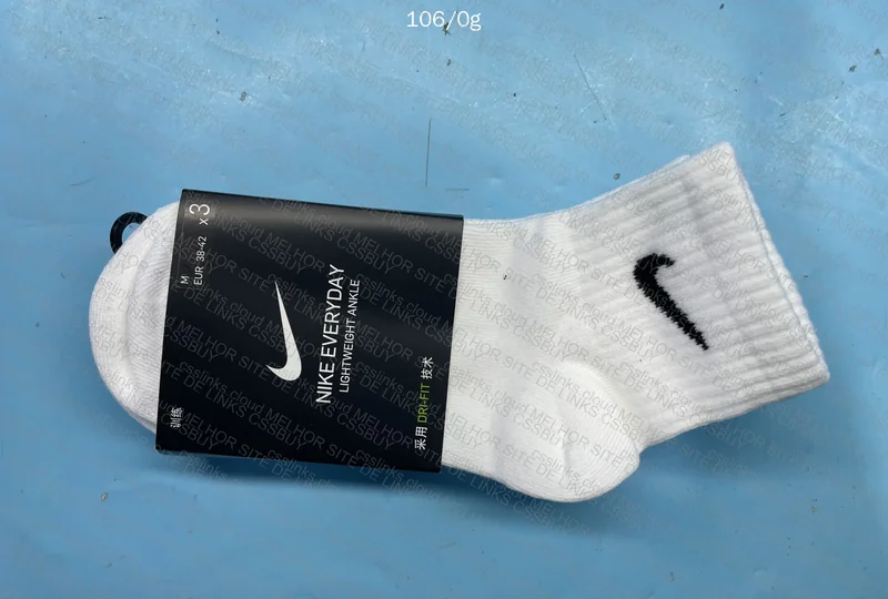3 Pairs Nike Everyday Socks 4