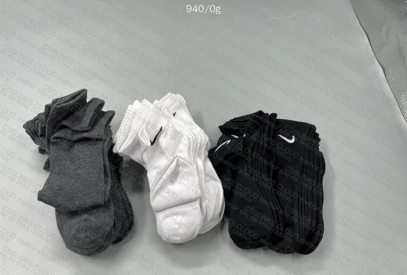 30 Pairs of Socks (without local shipping)