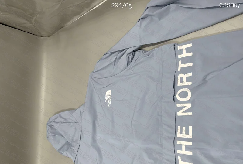 39¥ (+10¥) The North Face Windbreaker 4