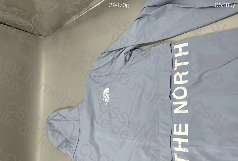 39¥ (+10¥) The North Face Windbreaker 5