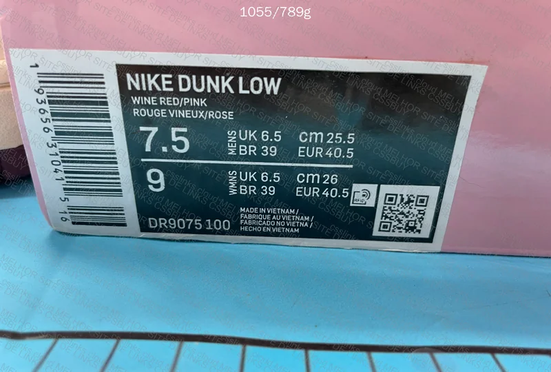 39y - Dunk Valentine's Day 2023 (DR9705-100)