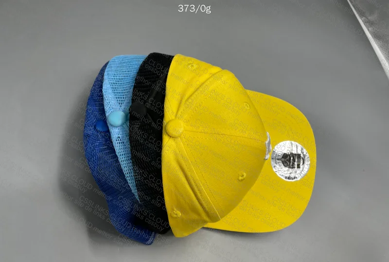 4 Random Caps 4