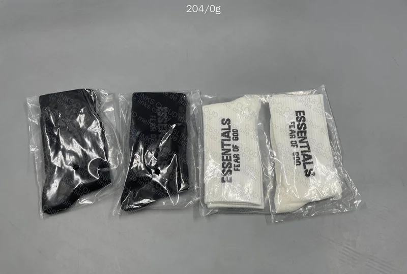 4 Pairs of Essentials Fear of God Socks