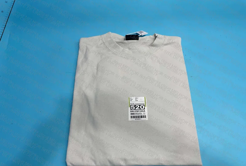 718 BALENCIAGA 5:20 Luggage Tag 3