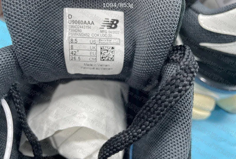 9060 Black and White 8