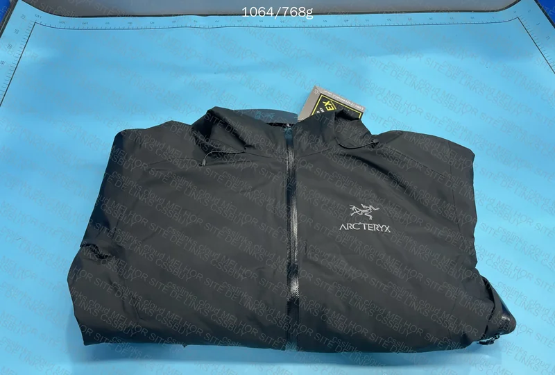 The Supposed Best Arc'teryx LT 'Goretex' 3-in-1 Windbreaker 2