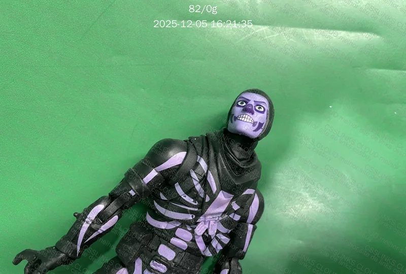 Action Figure Purple Skull Trooper Fortnite 3