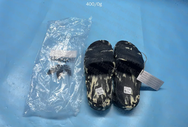 Adidas Adilete