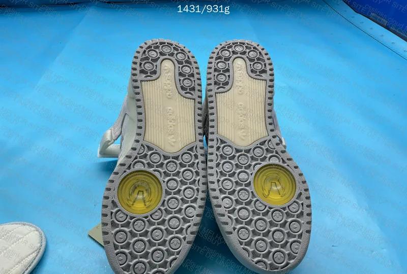 Adidas Bad Bunny 6
