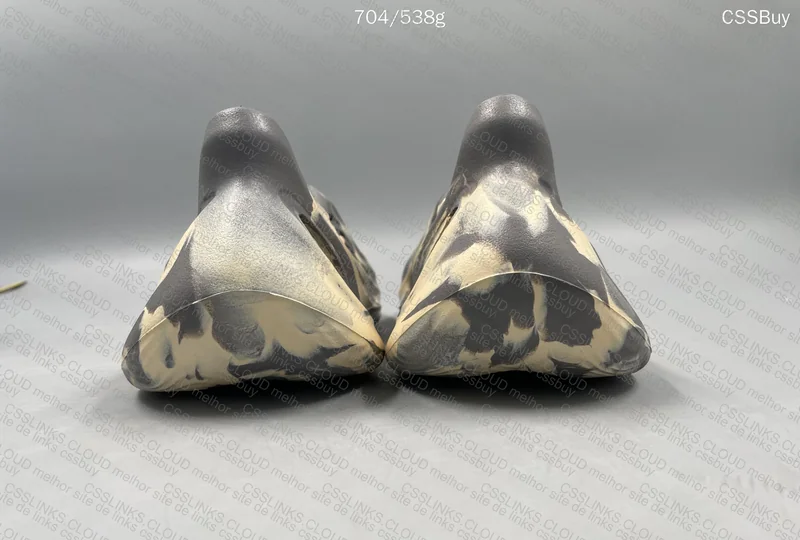 Adidas Foam Runner 3