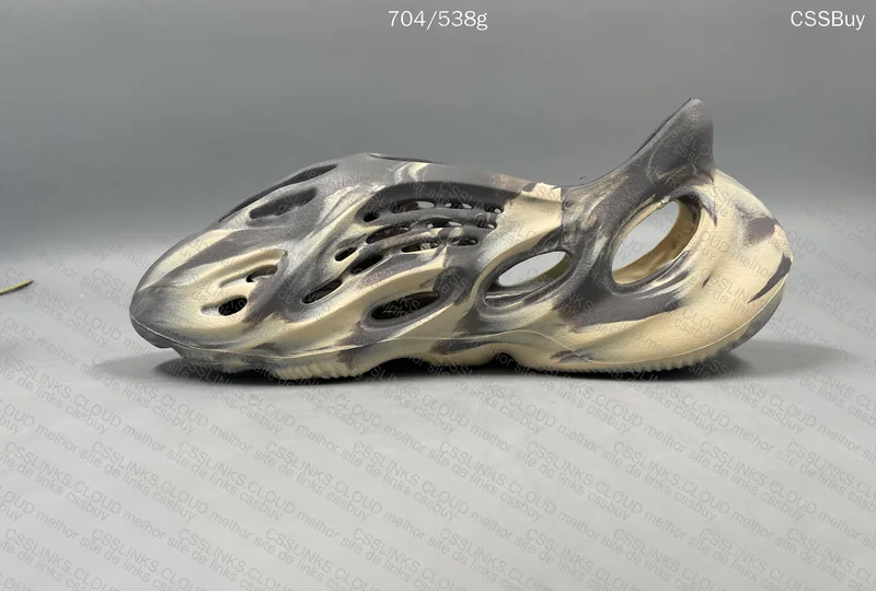 Adidas Foam Runner 5