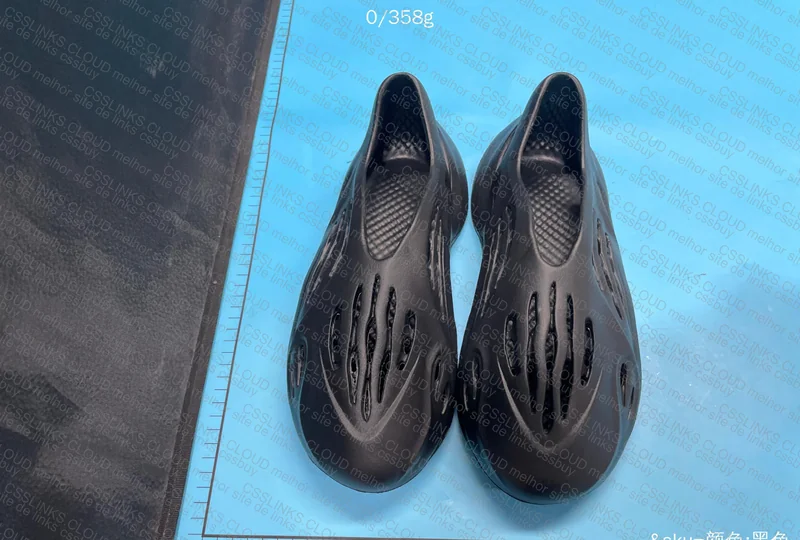 Adidas Foam Runner (Baratin)