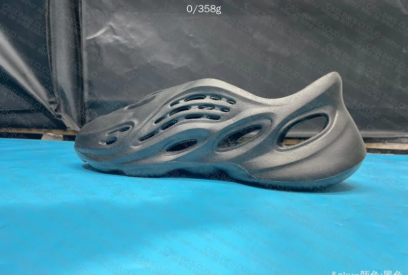 Adidas Foam Runner (Baratin) 3