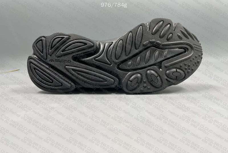 Adidas OZWEEGO Black 4